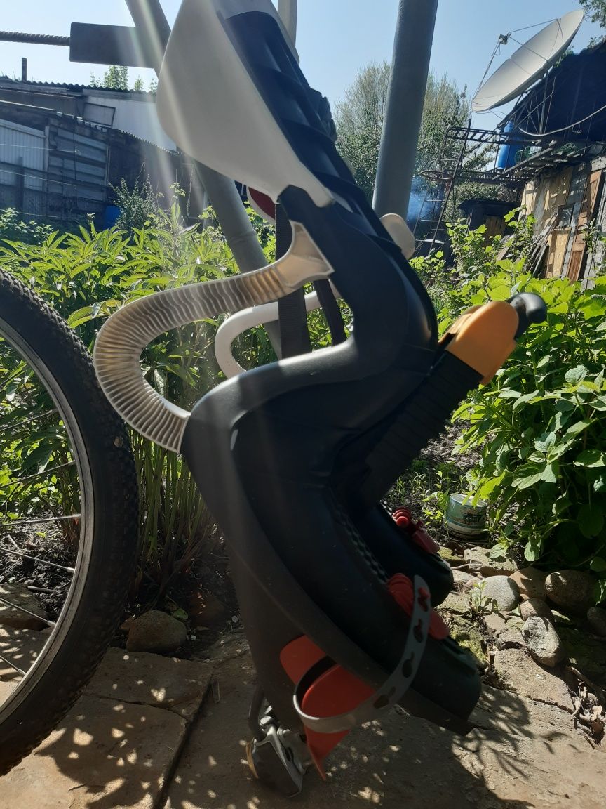 Кресло детское б/у в хорошем состоянии для велосипеда