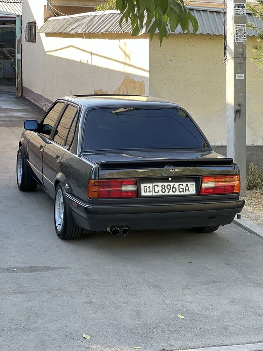 Продам bmw e30  рестайлинг