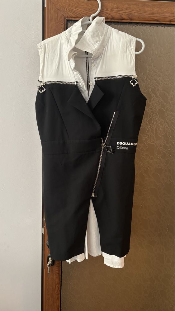 Продавам рокля Dsquared2