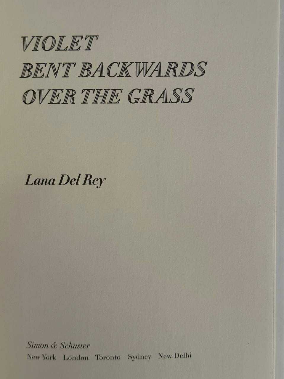Книга Lana Del Rey Violet Bent Backwards Over the Grass оригинал