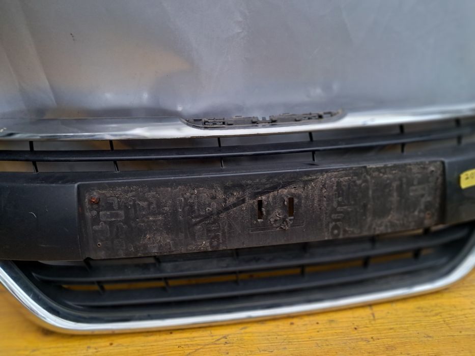 Грил решетка пежо 208 Peugeot 208