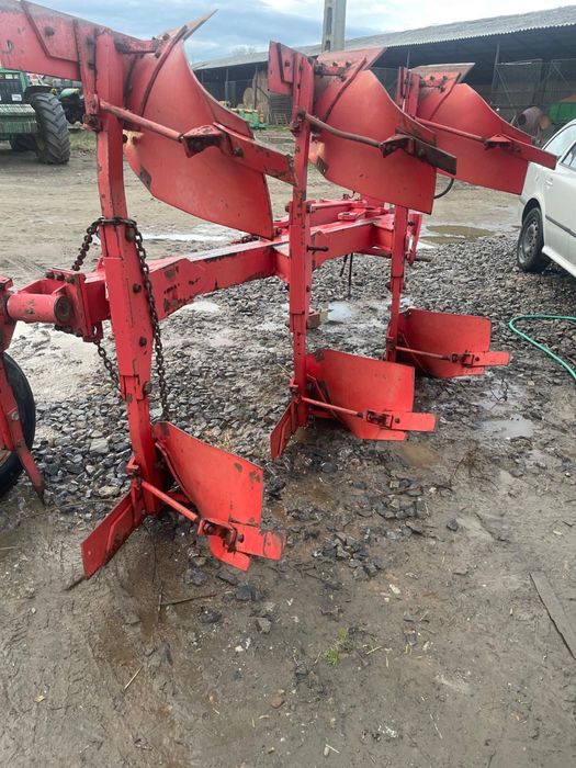 Vând Plug Kverneland