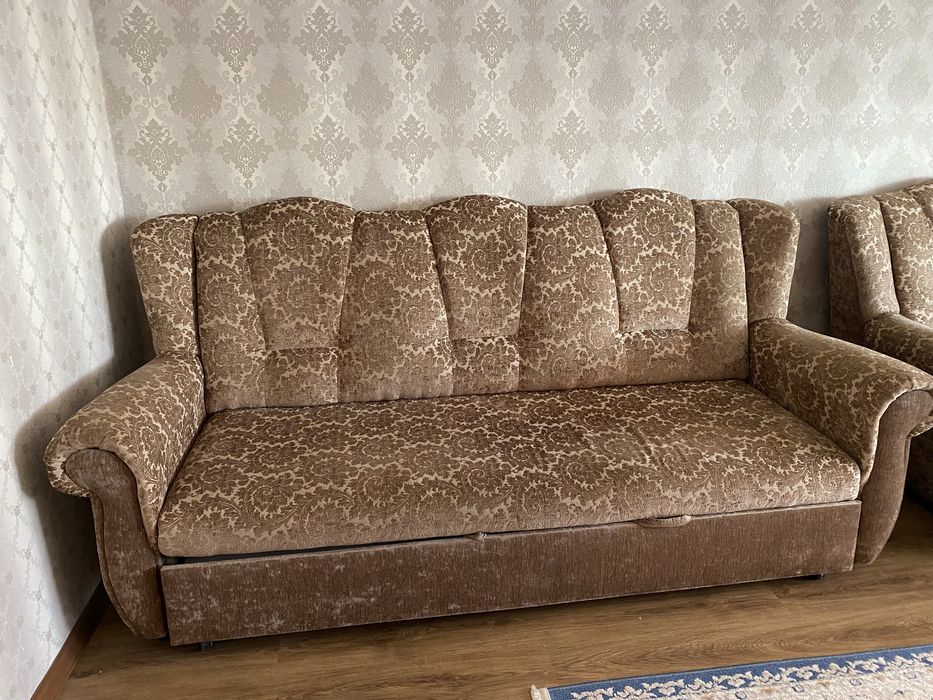 Продам диваны с креслом