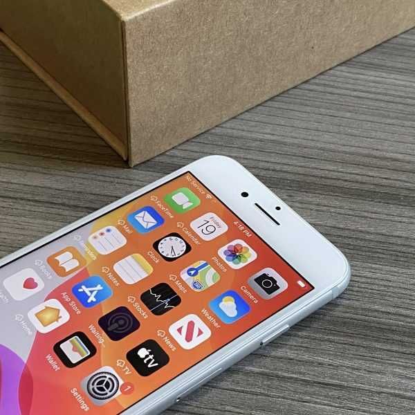 Iphone 7 silver impecabil