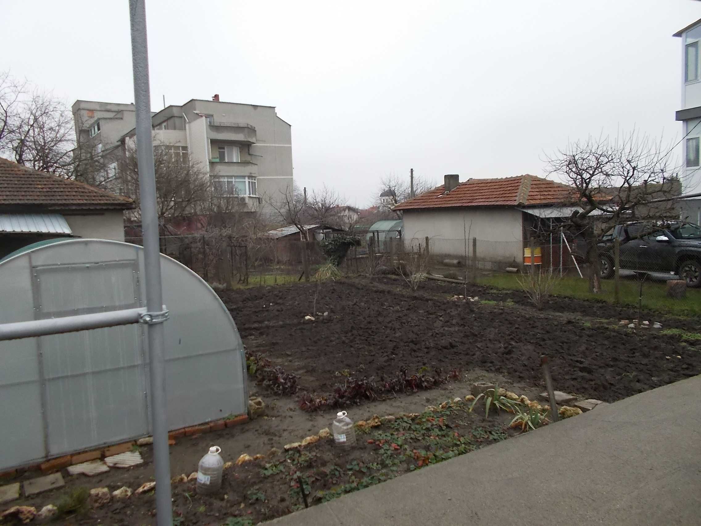Продавам обновена къща с магазин в Генерал Тошево,обл.Добрич