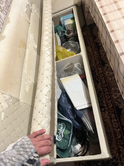 Угловой диван от кухонного уголка