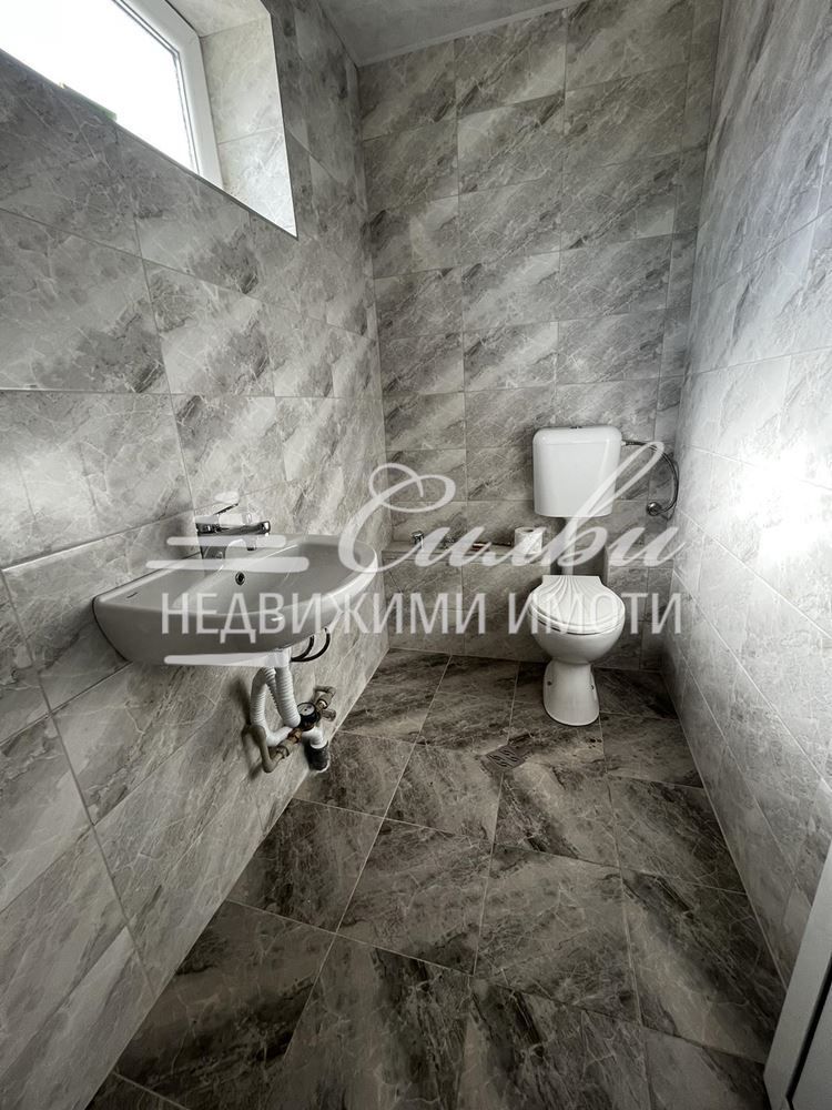 Дава се под наем Склад в Шумен, Тракия - 220 кв.м за 942.48 € - Снимка #2