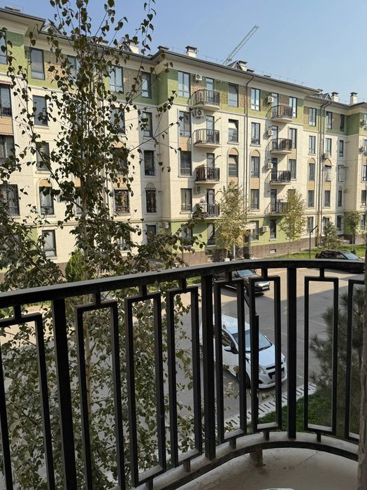 Срочно Метро Алмас 1 комнатная ЖК "Ассалом Хаво" новостройка