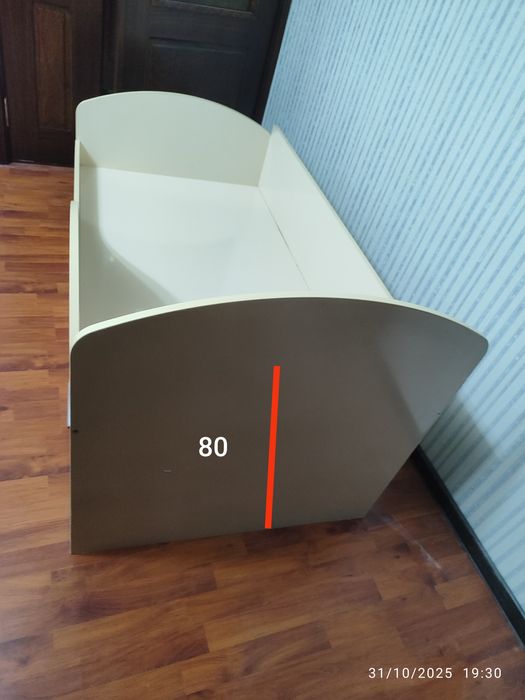 Yosh bolalar krovati