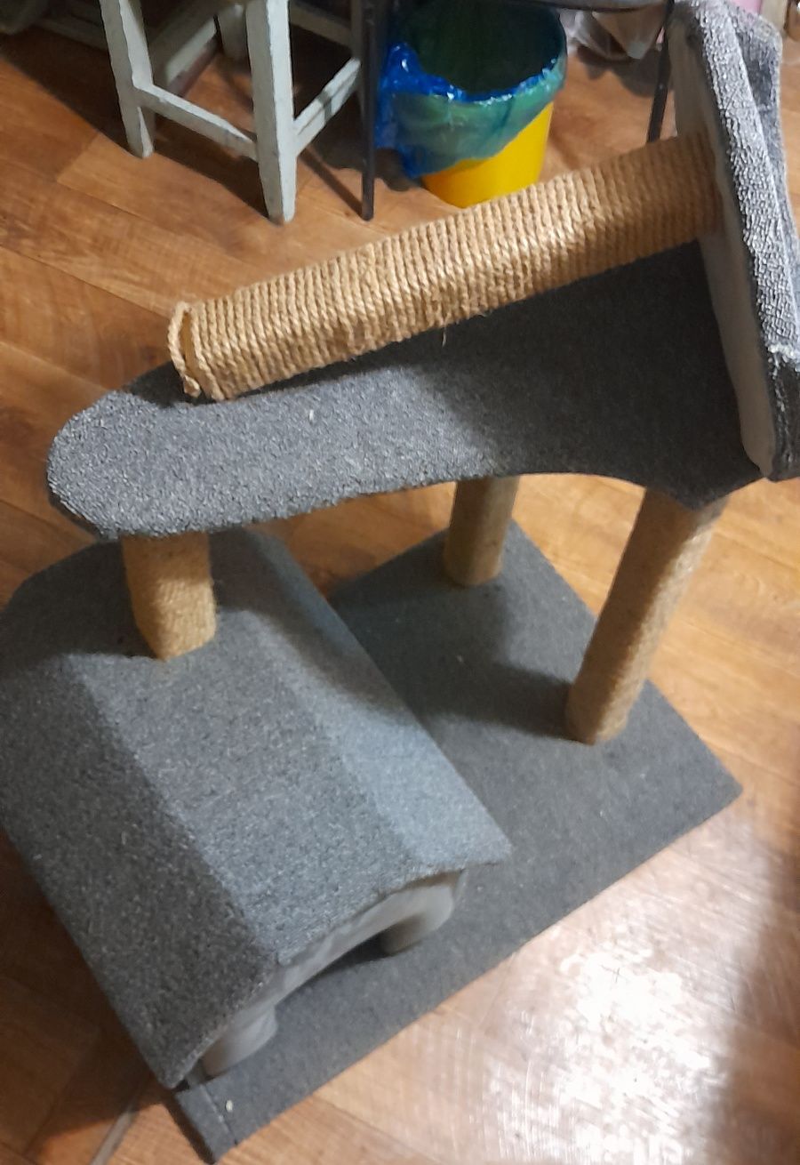Кошачий домик, когтеточка