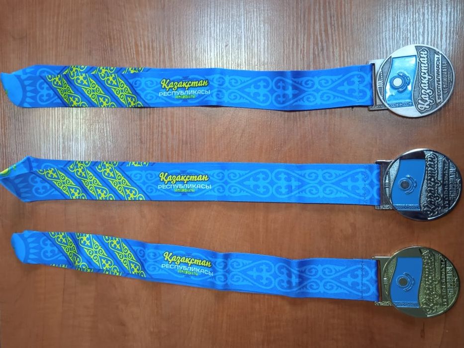 Продам медали новые!