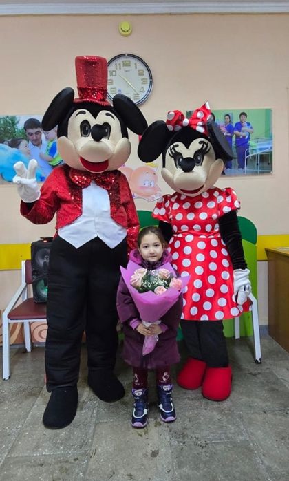 Продам костюмы Микки и Минни Маус