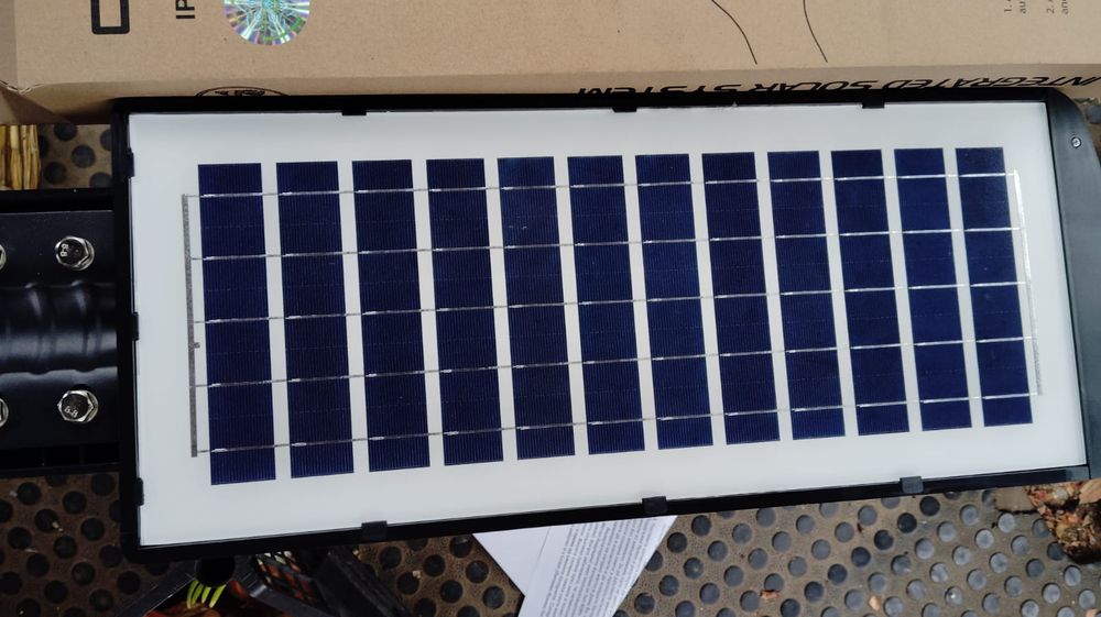 Соларна лампа кобра