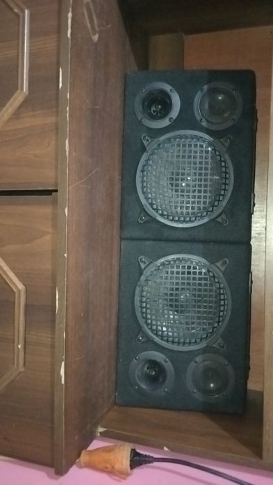 Vând boxe pentru  stație