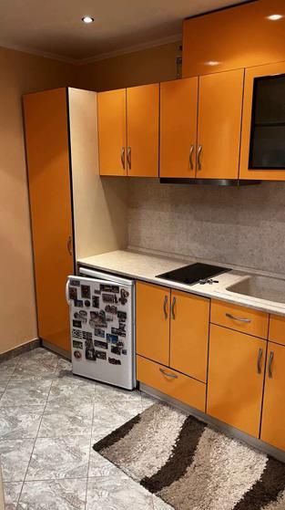 Дава се под наем Едностаен апартамент в Бургас, Възраждане - 40 кв.м за 255 € - Снимка #2