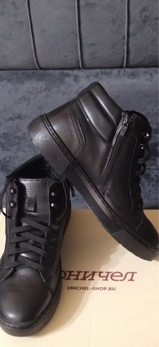 Продам зимнюю обувь 42 размер