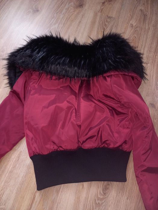 Дамско късо яке в