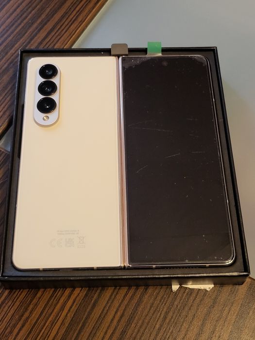 Galaxy Z Fold 4 Beige 256 GB, Nou, Neactivat