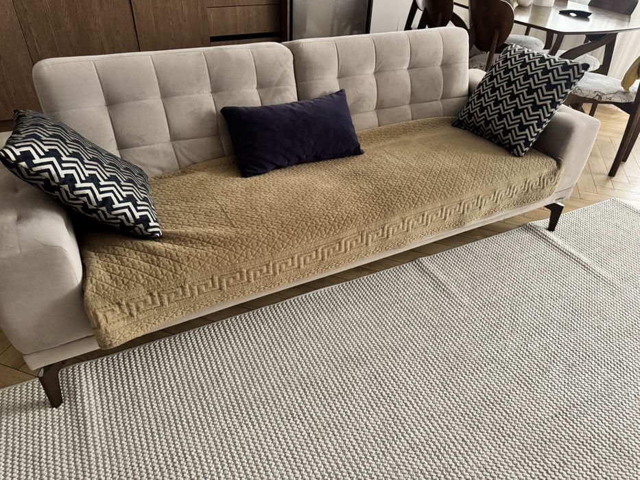 Диван в отличном состояний