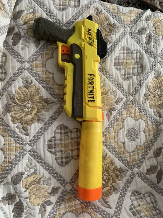 срочно продам Автомат «NERF» коллаборация с игрой «Fortnite»