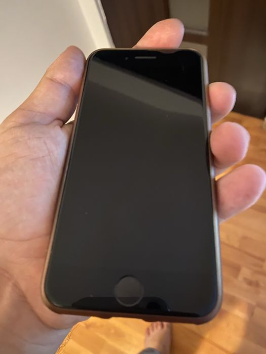 Vând iphone 8 Black