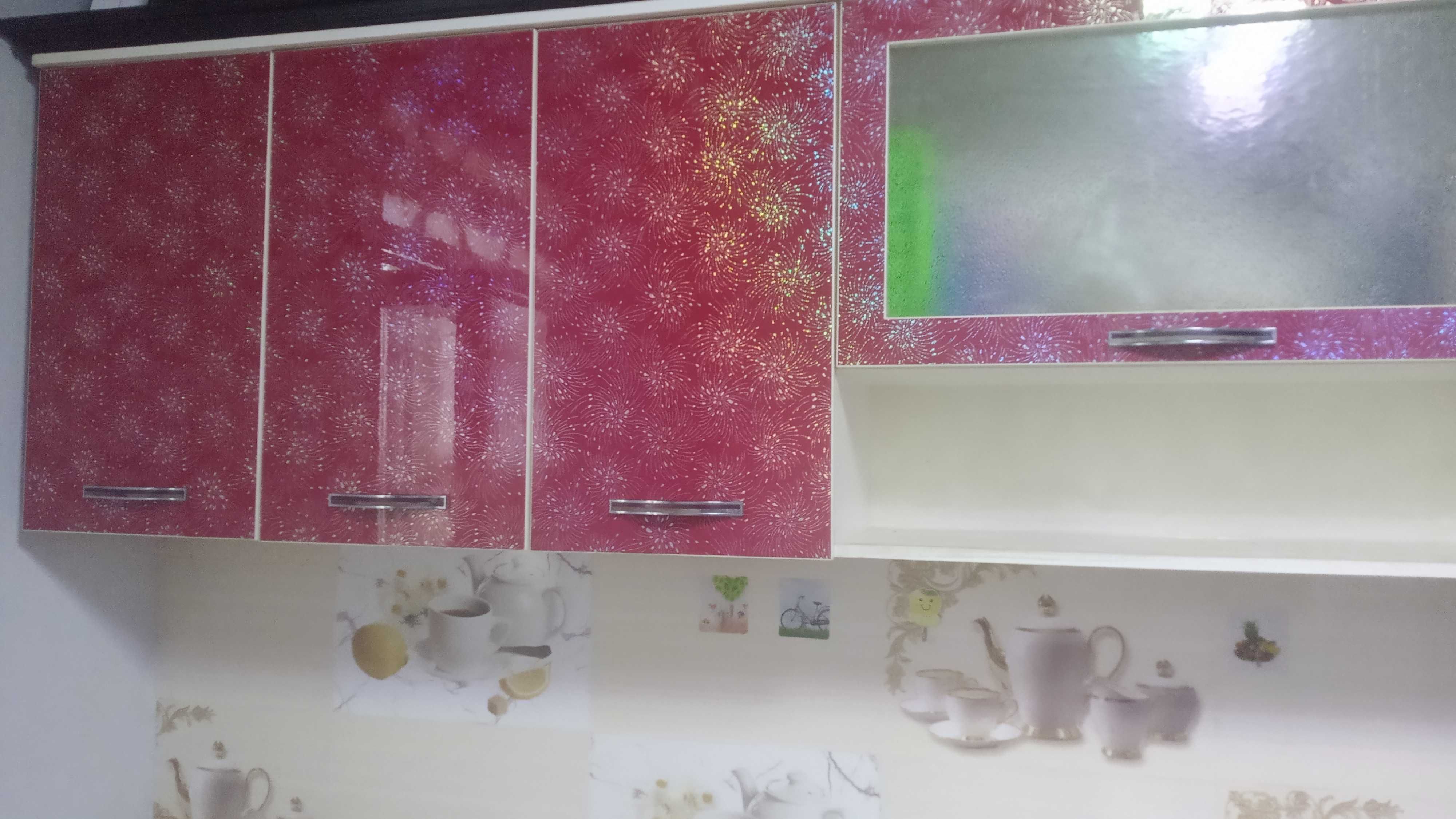 Kuxniya mebel yaxshi holatda