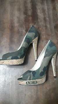 Продам женские туфли
