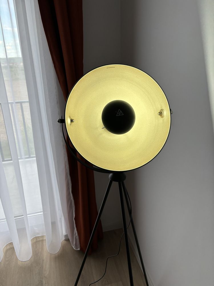 Lampa / lampadar modern