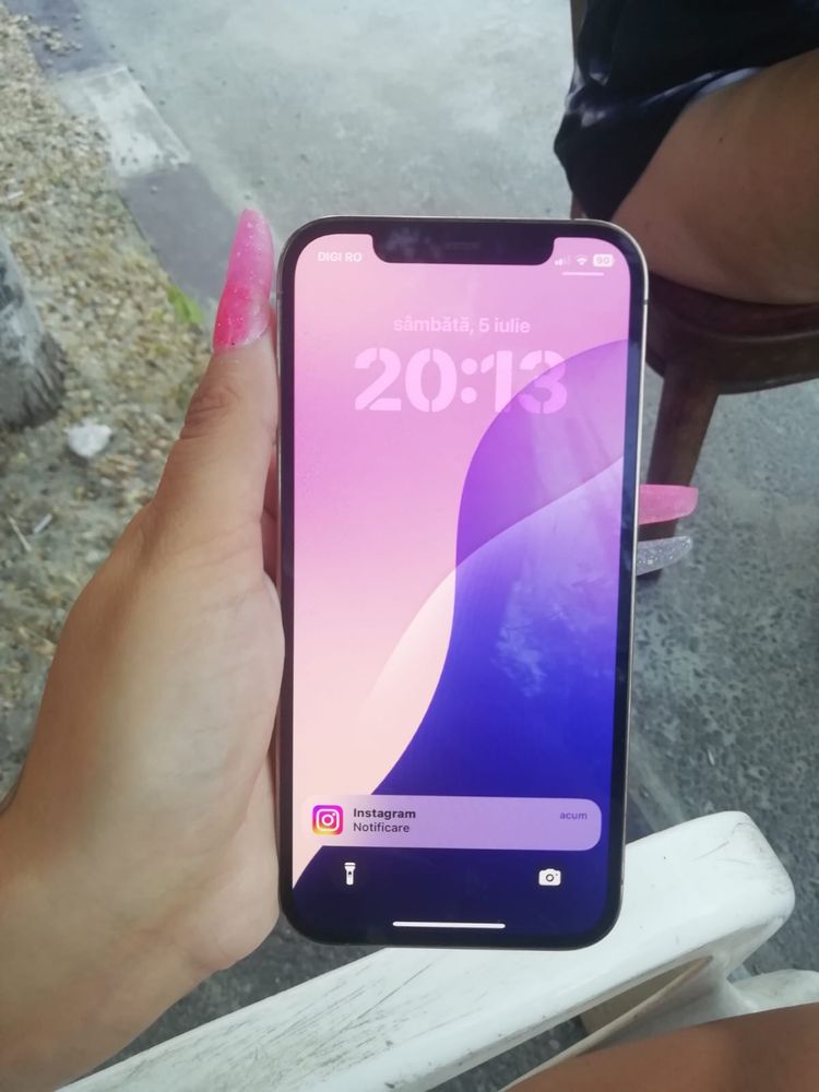 Iphone 12 pro spart pe spate