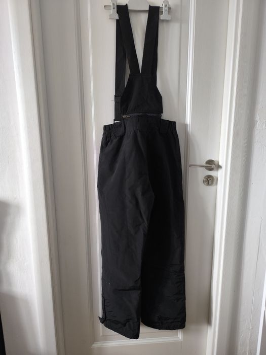 Pantalonii ski cu bretele