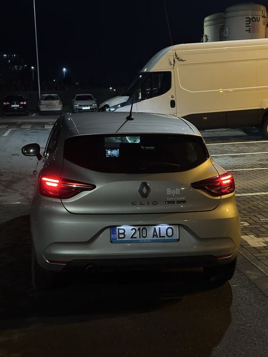 Renault Clio 2021 - colantat bolt - de închiriat