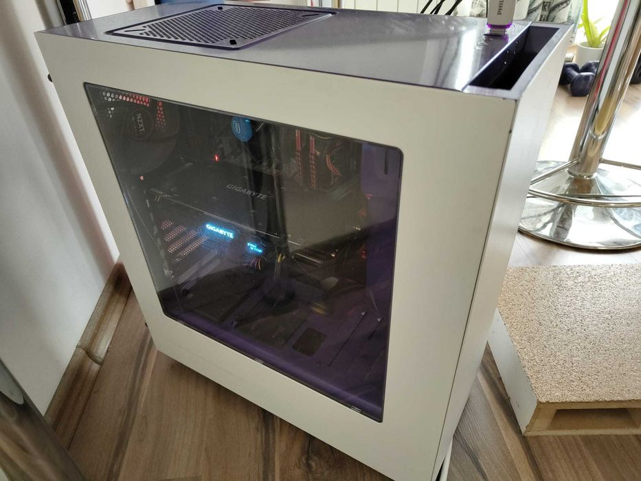 Геймърски компютър i5 / GTX 1060 6GB + 2 Samsung монитора