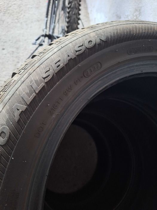 212/55/17 Гуми всесезонни