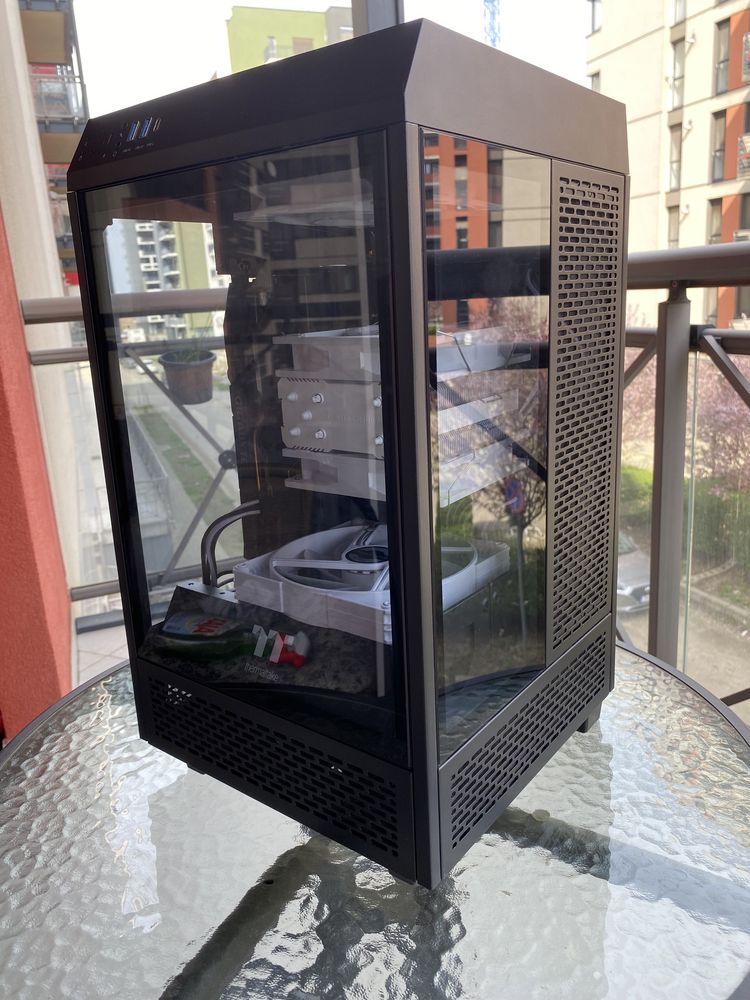 Carcasa Mini-ITX + 3 Ventilatoare ARGB Thermaltake The Tower 100