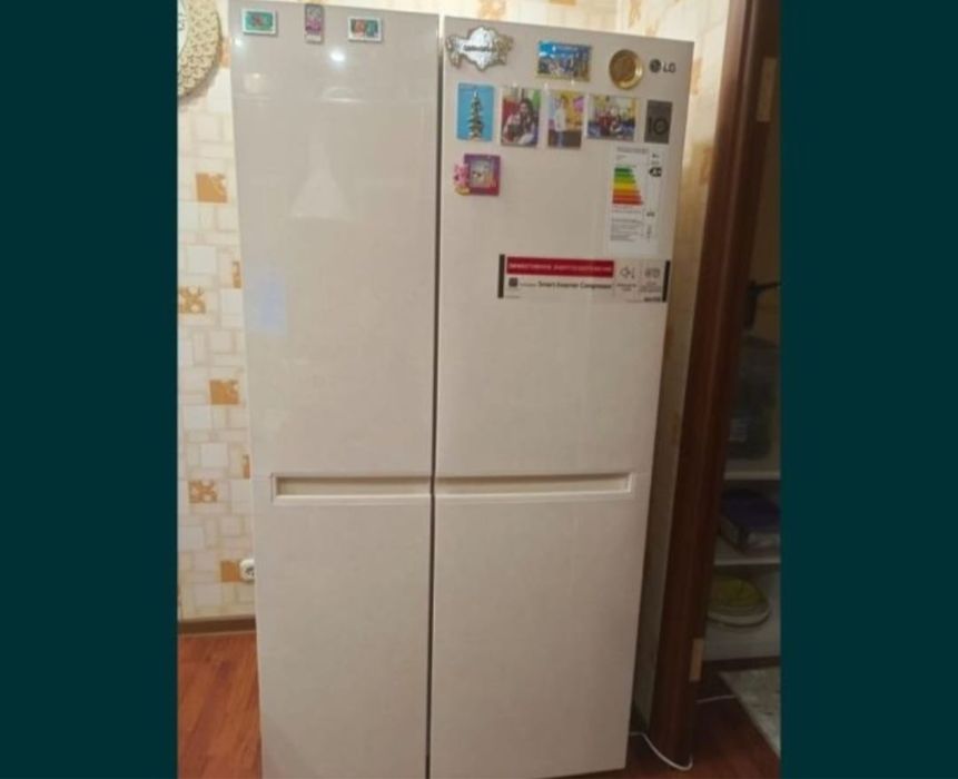 Продам стол и холодильник в хорошем состоянии
