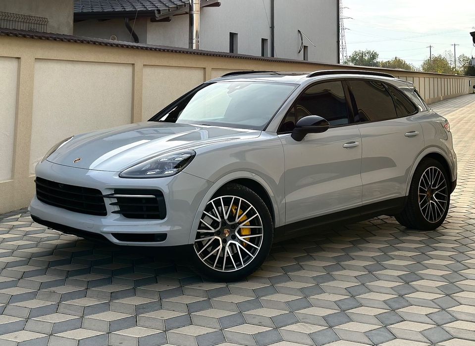 Porsche Cayenne Porsche Cayenne S Nardo Gray