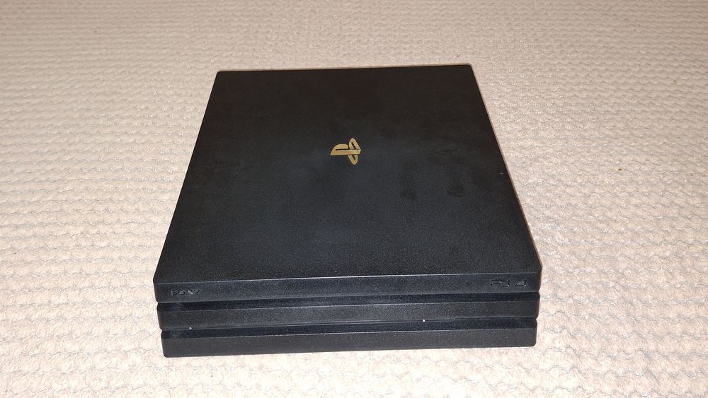 Vind ps4 PRO 1tb stare perfecta cu jocuri incluse