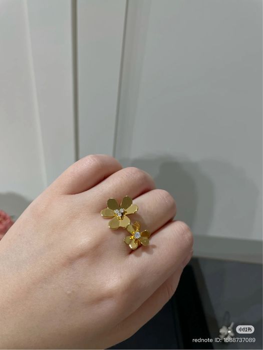 Кольцо Van Cleef