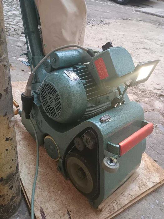 masina de slefuit raschetat parchet