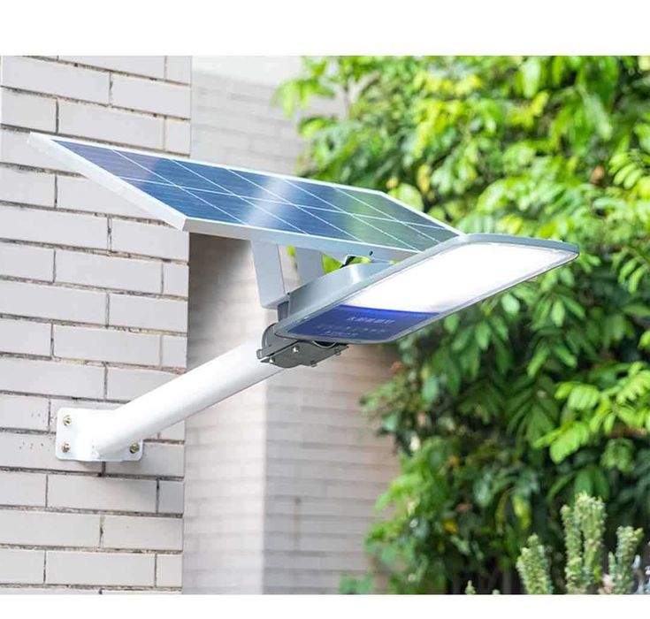 Lampa cu incarcare solara 100W 350LED cu Telecomanda si Suport Metalic