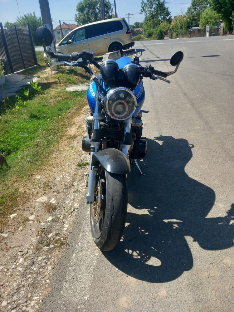 Kawasaki zr7 /750