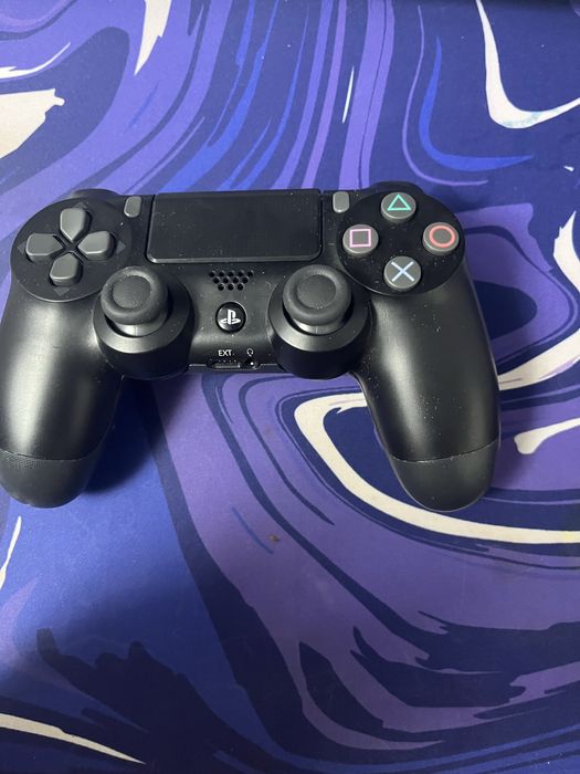Продаю джойстик оригинал на пс 4