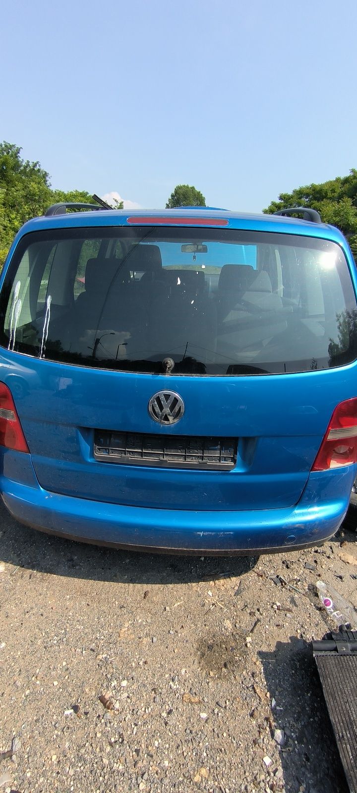 Продавам едрогабаритни части за vw Touran 2005г