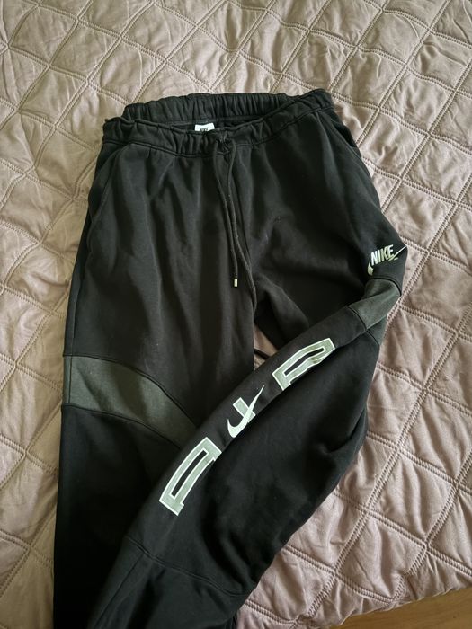 Анцуг Nike- С/М размер