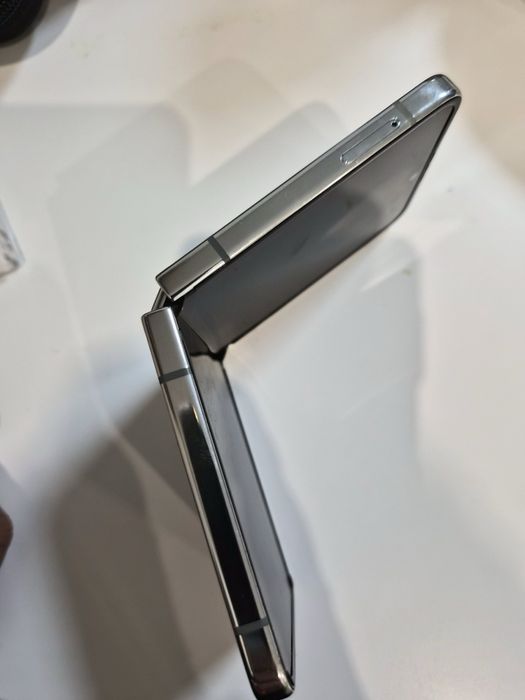 Zflip 5 256, в гаранция