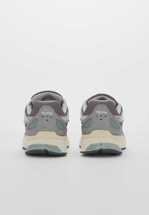 Adidasi Nike Sportswear P-6000