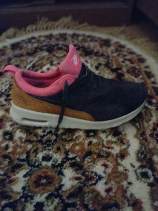 De vanzare adidaṣi air max nike  marimea 38,5