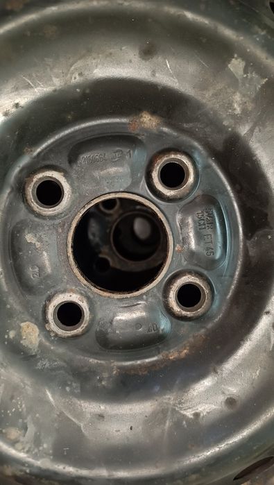 Автомобилни зимни гуми bridgestone 195/60/15