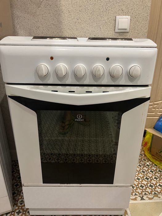 Электрическая плита Indesit