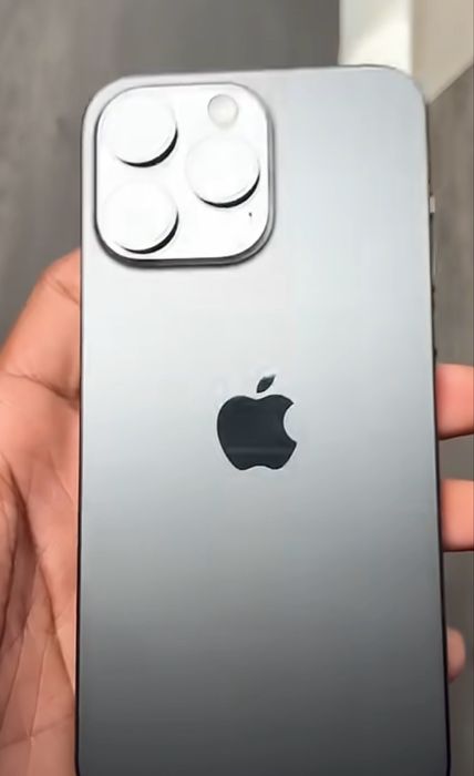 15 pro max xolati idial petno bor bir dona